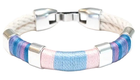 Bracelet with pastel-colored woven pattern 
