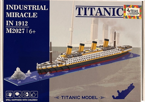 Box of a Titanic model kit with blue and white design