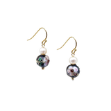 Pair of earrings with floral designs and pearls 